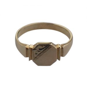 9ct Gold 7x8mm ladies engraved octagonal Signet Ring Sizes L-Q