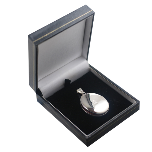 Silver 35x26mm oval hand engraved 4 photo Family Locket - Image 5