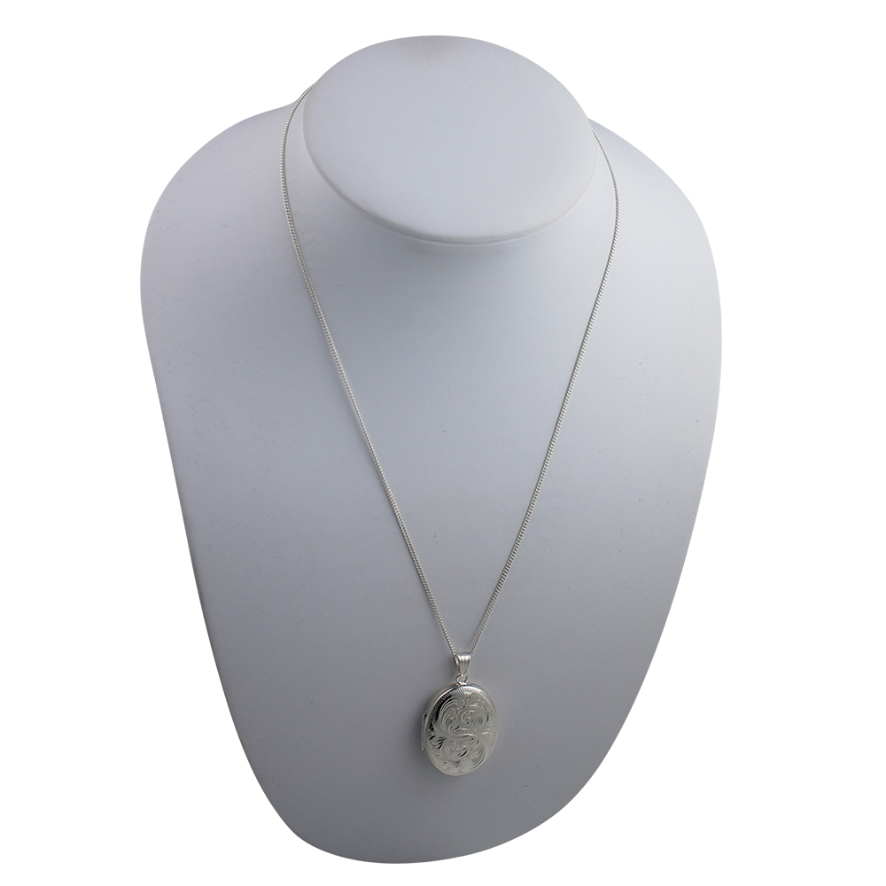Silver 35x26mm oval hand engraved Locket with a 1.3mm wide curb Chain - Image 7