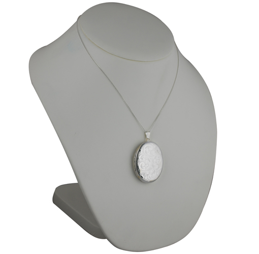Sliver 45x35mm oval hand engraved Locket with a 1.3mm wide curb Chain 18 inches - Image 7