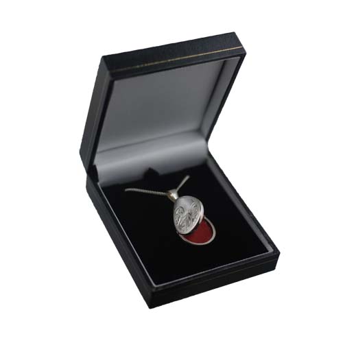 Silver 28x19mm teardrop half hand engraved flat Locket with a 1.3mm wide curb Chain 20 inches - Image 5