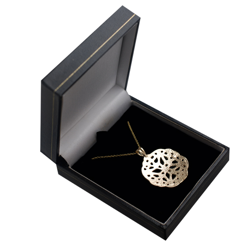 9ct Gold 27mm round celtic knot design Pendant with a 1.1mm wide cable Chain - Image 3