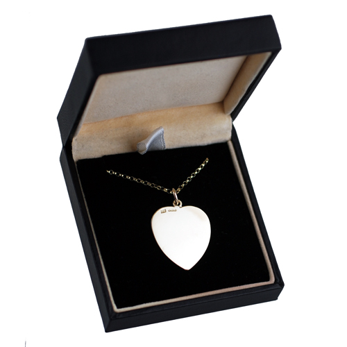 9ct Gold 24x21mm plain Heart Disc Pendant with a 1.8mm wide belcher Chain - Image 3