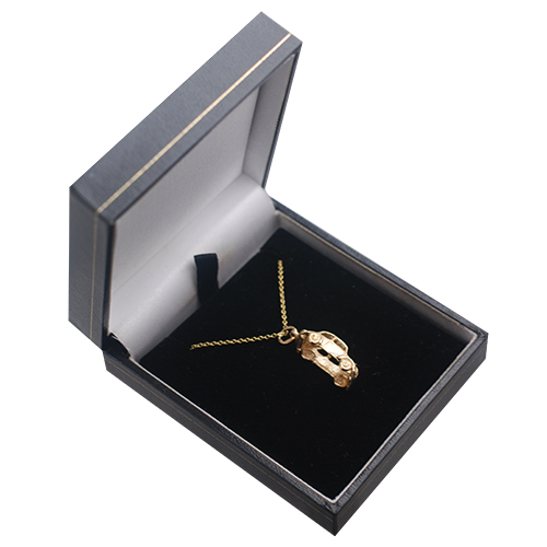 9ct Gold 20x8mm Vintage Car Pendant with a 1.1mm wide cable Chain 18 inches - Image 3