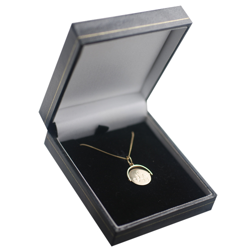 9ct Gold 15x16mm round I Love You spinning Disc Pendant with a 0.6mm wide curb Chain - Image 4