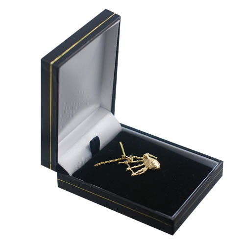 9ct Gold 26x19mm moveable Bagpipes Pendant with a 1.1mm wide spiga Chain 18 inches - Image 3