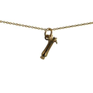9ct Gold 15x8mm Welsh Leek Pendant with a 1.1mm wide cable Chain
