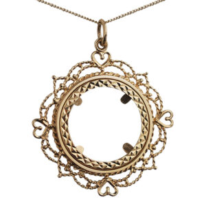9ct Gold 32mm 1/2 Half Sovereign mount with a diamond cut coin mount holder Pendant with a 0.6mm wide curb Chain