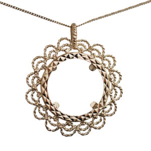 9ct Gold 29mm 1/2 Half Sovereign mount with a diamond cut coin mount holder Pendant with a 0.6mm wide curb Chain