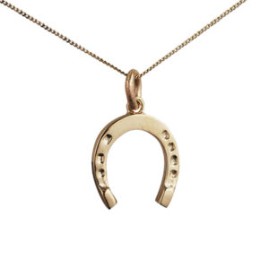 9ct Gold 15x14mm Horse Shoe Pendant with a 0.6mm wide curb Chain