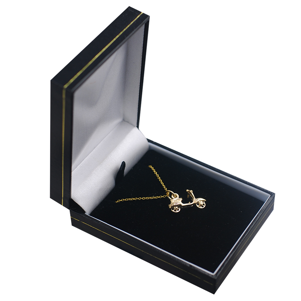 9ct Gold 11x20mm Scooter Pendant with a 1.1mm wide cable Chain - Image 2