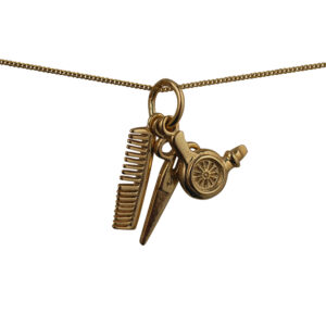 Three 9ct Gold 15x4mm Hairdressers Pendants with a 0.6mm wide curb Chain
