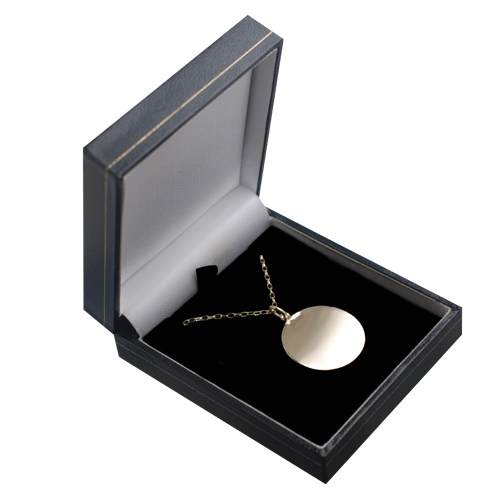 9ct Gold 26mm diamond cut edge round Disc Pendant with a 1.4mm wide belcher Chain - Image 3