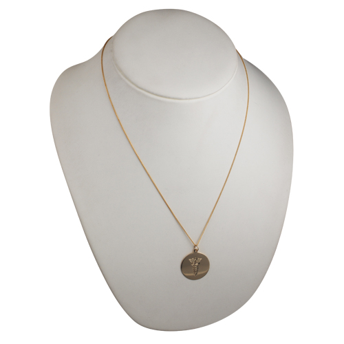 18ct Gold 26mm round hand engraved medical alarm symbol Disc Pendant with a 0.9mm wide spiga Chain 22 inches - Image 4