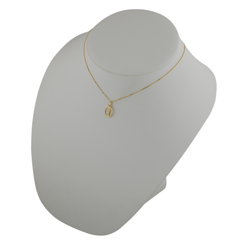 18ct Gold 14x11mm oval pierced St Christopher Pendant with a 1mm wide curb Chain 16 inches Only Suitable for Children - Image 4