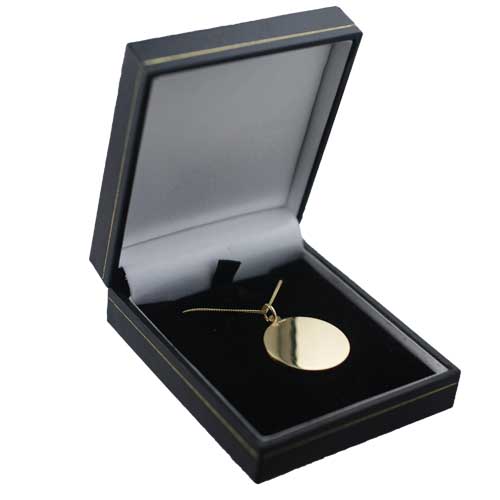 18ct Gold 26mm round solid St Christopher Pendant with a 1mm wide curb Chain - Image 3