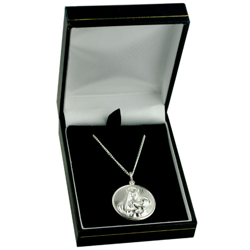 Sliver 23mm round Madonna and Child Pendant with a 1.3mm wide curb Chain 18 inches - Image 2