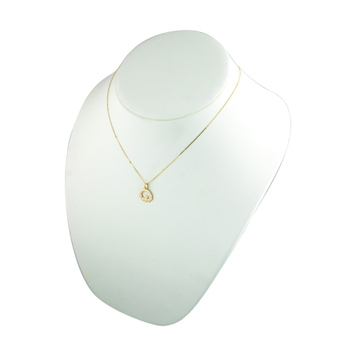 9ct Gold 20x15mm plain Claddagh Pendant with a 0.6mm wide curb Chain - Image 4