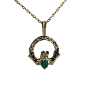 9ct Gold 20x15mm diamond cut green agate set Claddagh Pendant with a 1.1mm wide cable Chain 20 inches