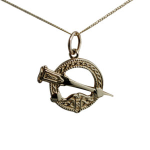 9ct Gold 16x23mm Tara Pendant with a 0.6mm wide curb Chain