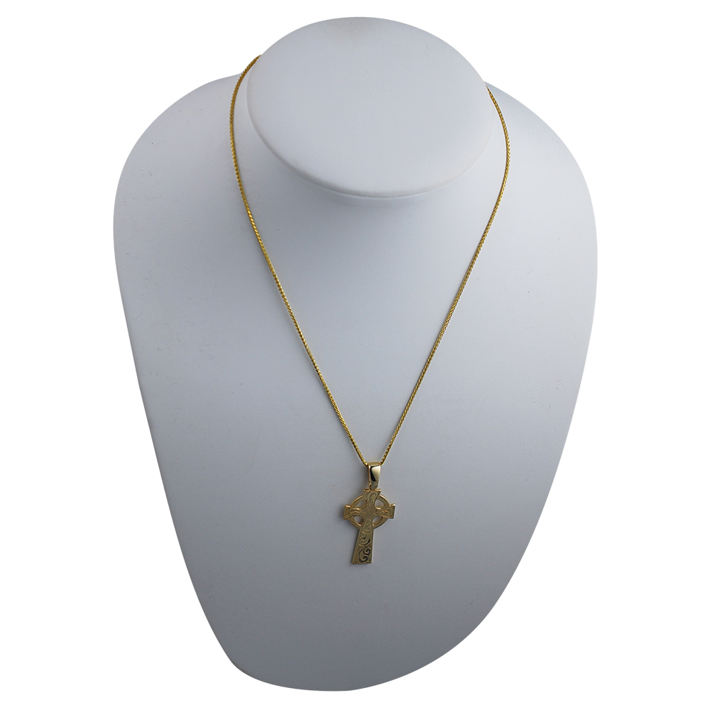 9ct Gold 45x20mm hand engraved Celtic Cross on a bail loop with a 1.1mm wide spiga Chain 18 inches - Image 3
