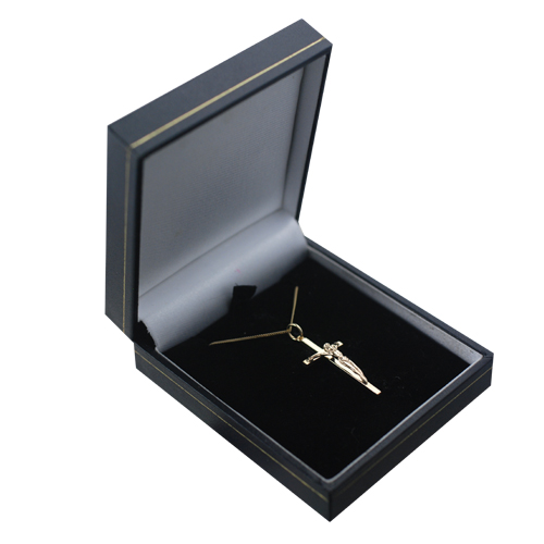 9ct Gold 31x16mm solid block Crucifix Cross with a 0.6mm wide curb Chain - Image 2