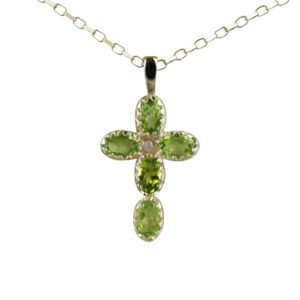 9ct Gold 25x16mm Cross set with 5 Peridot and 1 Pearl on a 1.4mm wide belcher Chain