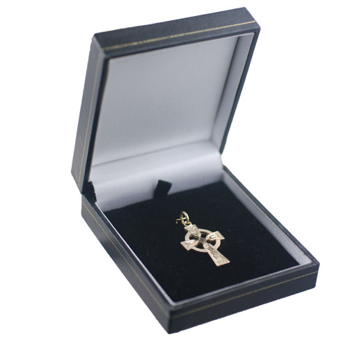 9ct Gold 28x20mm hand engraved knot pattern Celtic Cross - Image 4